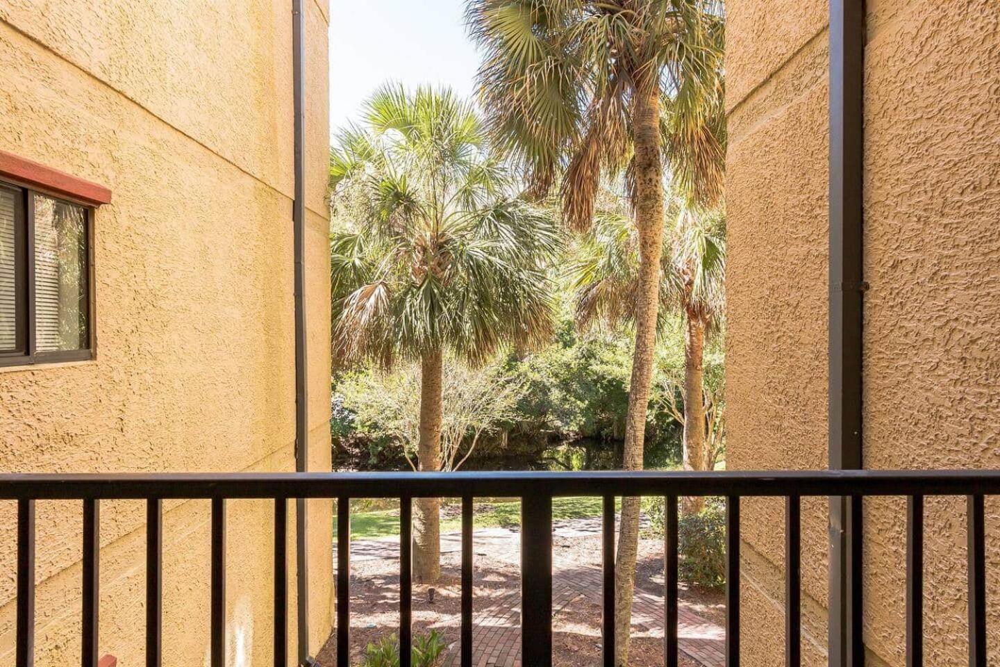 Forest Beach Condo Walk To Coligny, Pool, Tennis Hilton Head Island Bagian luar foto