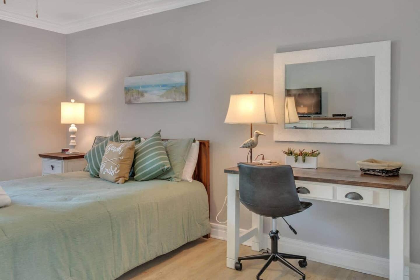 Forest Beach Condo Walk To Coligny, Pool, Tennis Hilton Head Island Bagian luar foto