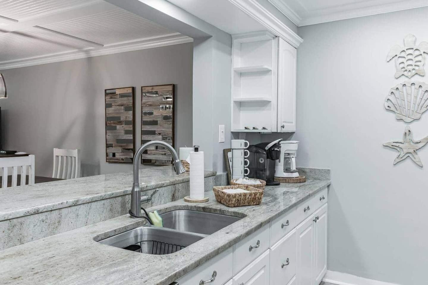 Forest Beach Condo Walk To Coligny, Pool, Tennis Hilton Head Island Bagian luar foto